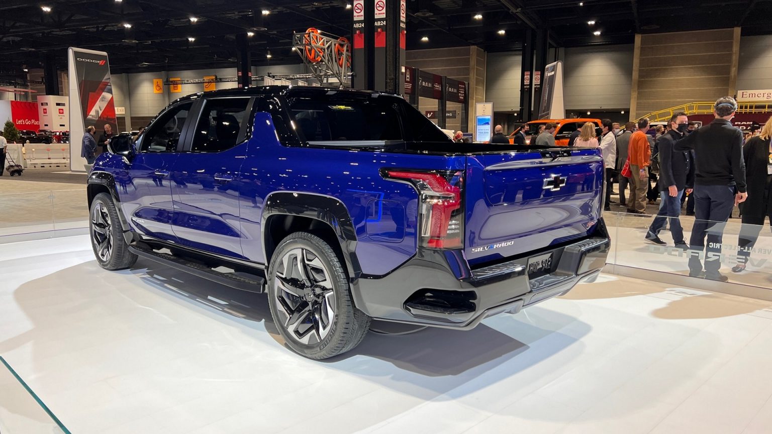 2024 Chevrolet Silverado EV Live Massive Frunk, Optional 24s at