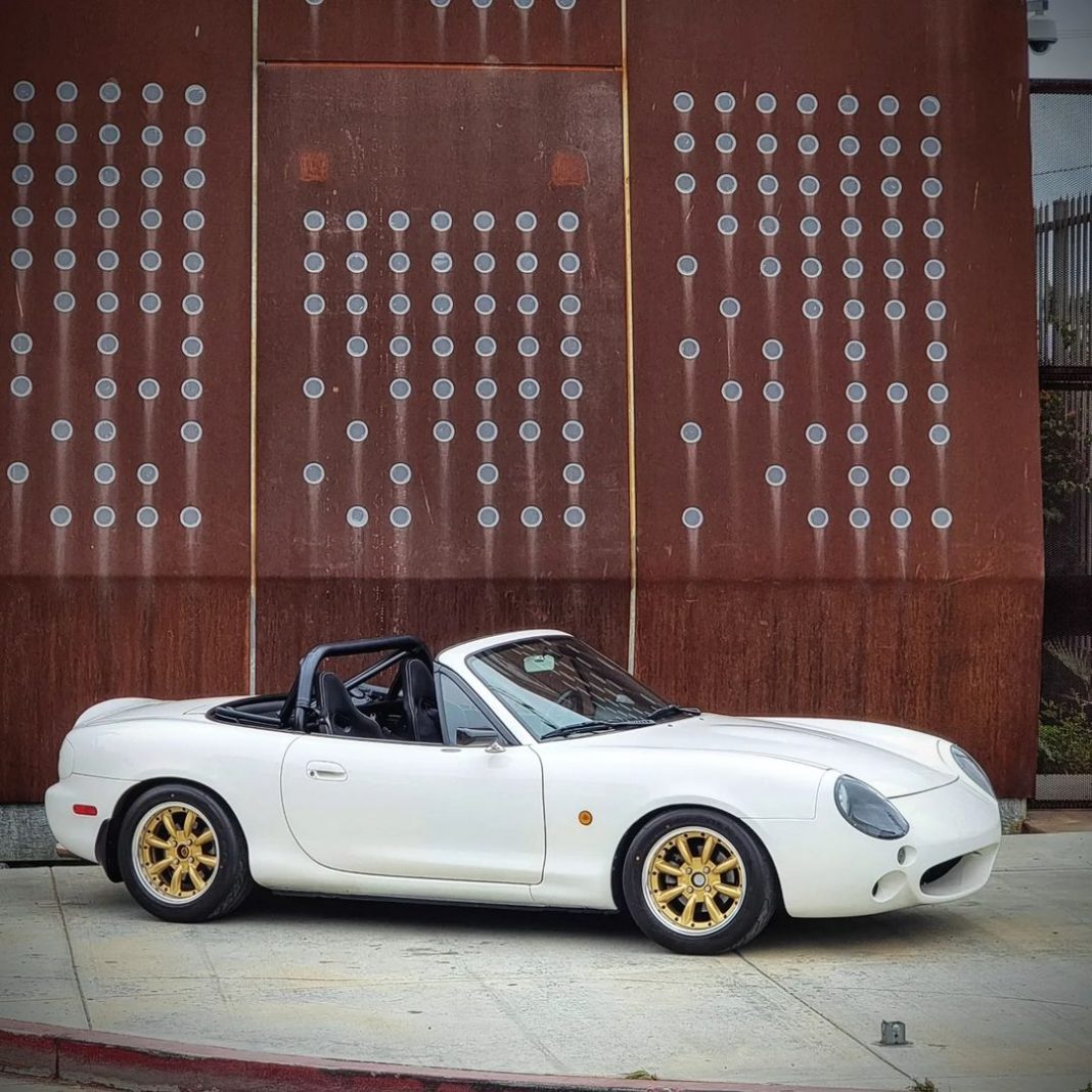 1999 Mazda MX-5 Miata With Esqueleto Japan Front Kit Looks Like a 1960s ...