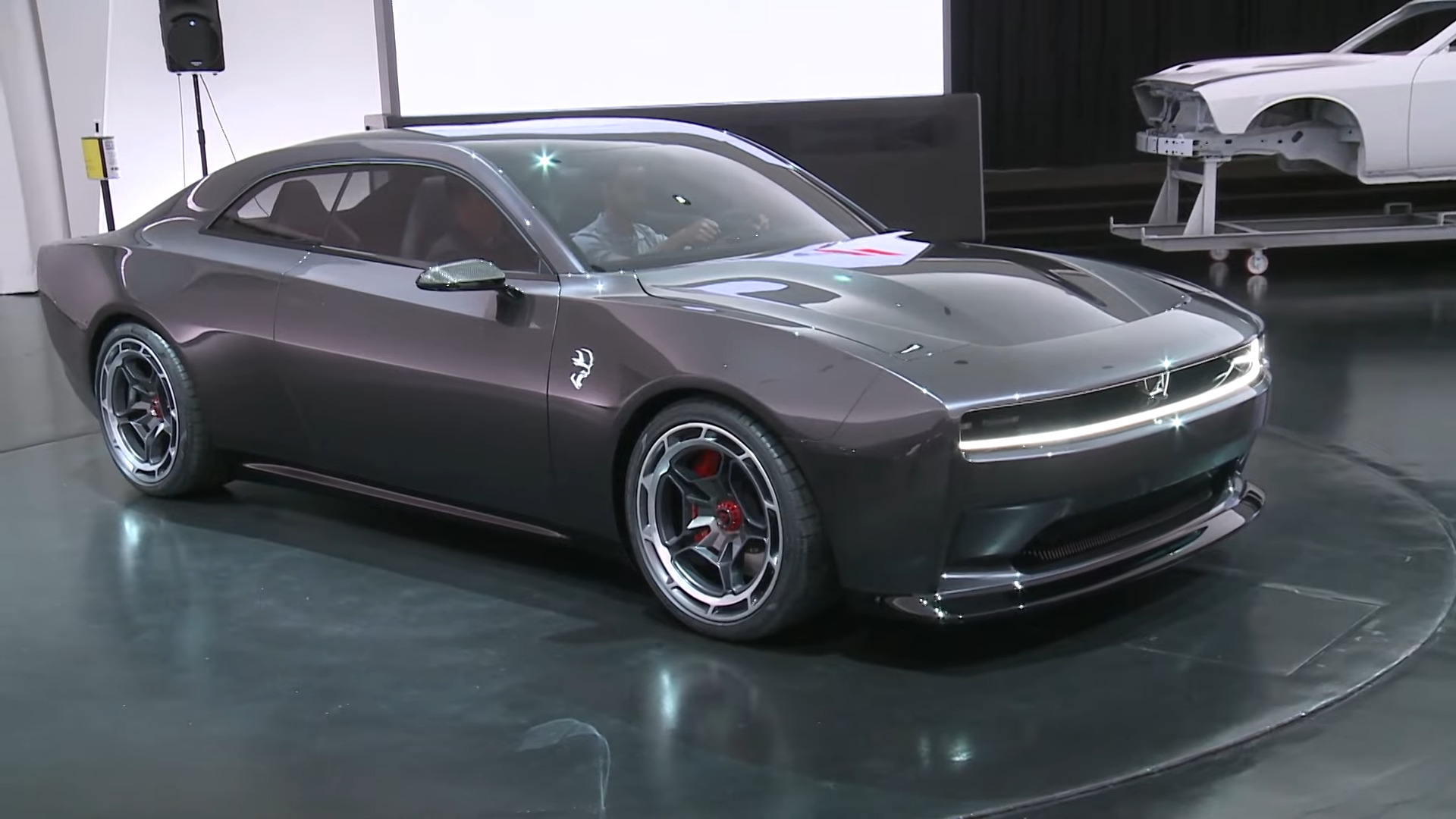 Dodge-Charger-Daytona-SRT-Concept-Running-Footage-YouTube-2-13.jpeg