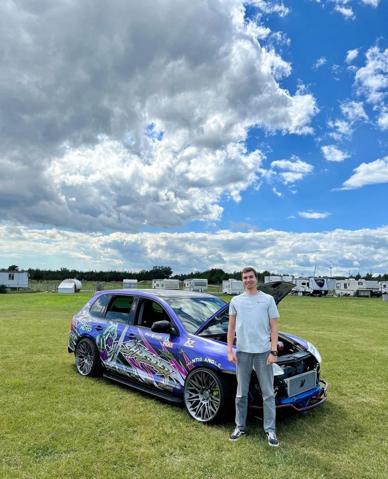 DriftSpec Porsche Cayenne Is a Supercharged Dancing Elephant With a Manual