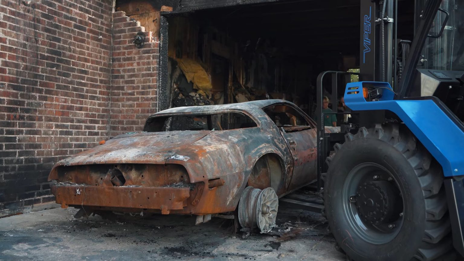1977 and 1979 Pontiac Trans Am Firebirds Need Rescuing After Burning in ...