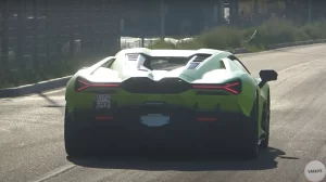 Lamborghini Revuelto in Verde Shock first road spotting by Varryx